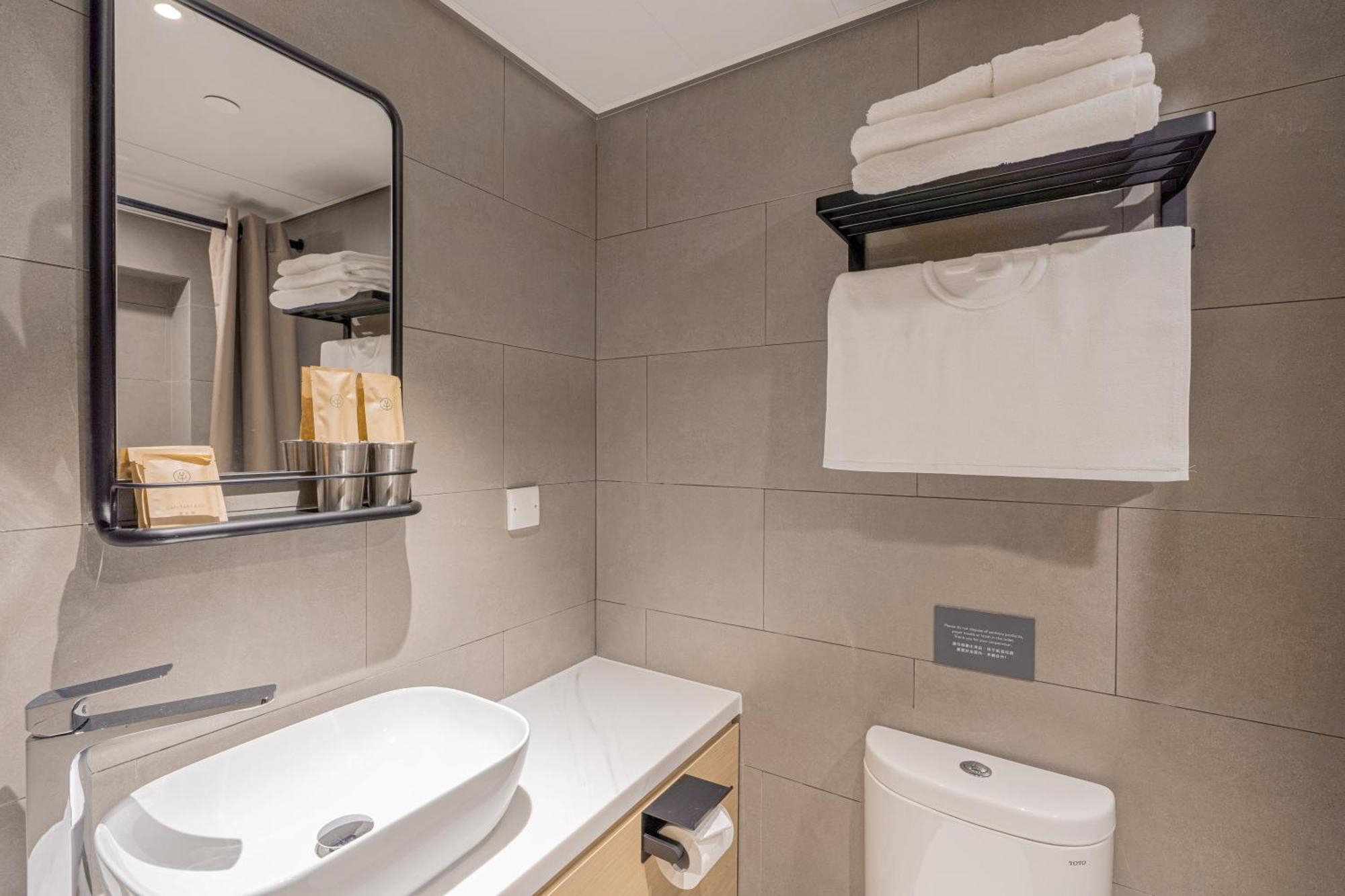 Urbanwood Ap Lei Chau Hotel Hongkong Buitenkant foto